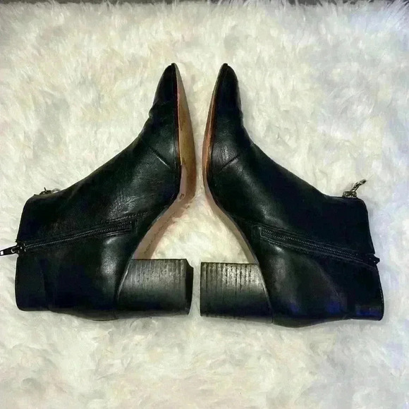 SOLE SOCIETY Soft Black Leather Pointed Toe w Zipper Med Heel Ankle Boot Size 7M - Picture 6 of 11